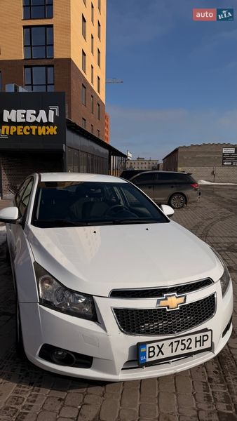 Хэтчбек Chevrolet Cruze 2011 в Нетешине