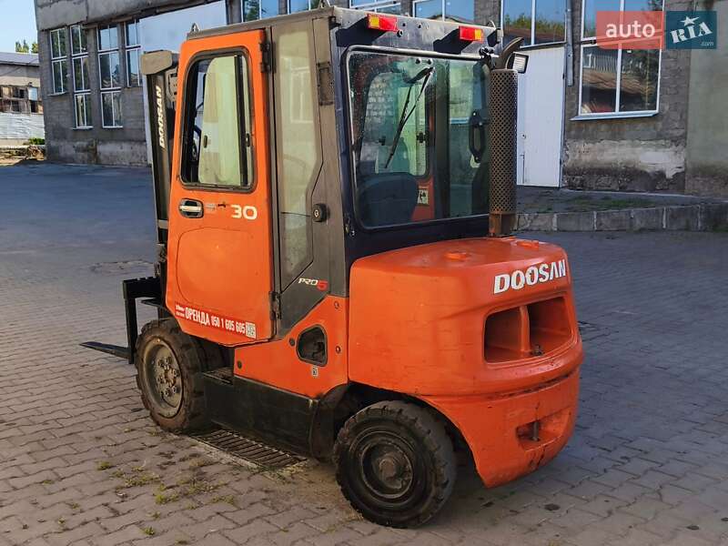 Вилочный погрузчик Doosan D 30C 2011 в Одессе