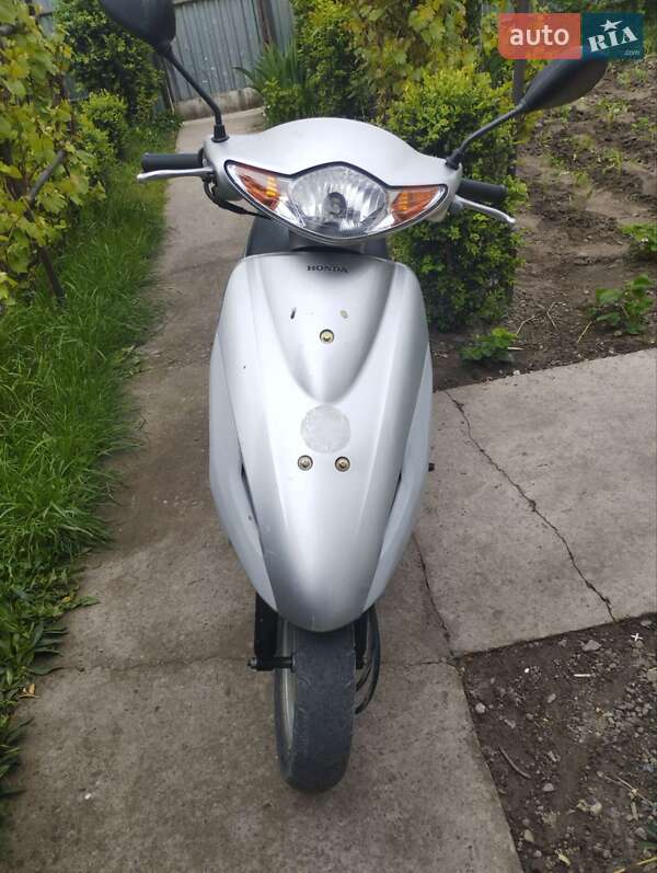 Скутер Honda Dio AF-56 2004 в Радехове Скутер Honda Dio AF-56 2004 в Радехове