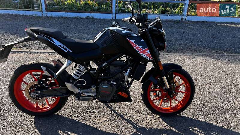 Мотоцикл Без обтекателей (Naked bike) KTM Duke 2021 в Новом Буге Мотоцикл Без обтекателей (Naked bike) KTM Duke 2021 в Новом Буге