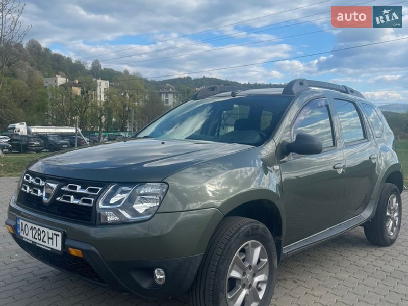 Позашляховик / Кросовер Dacia Duster 2014 в Сваляві