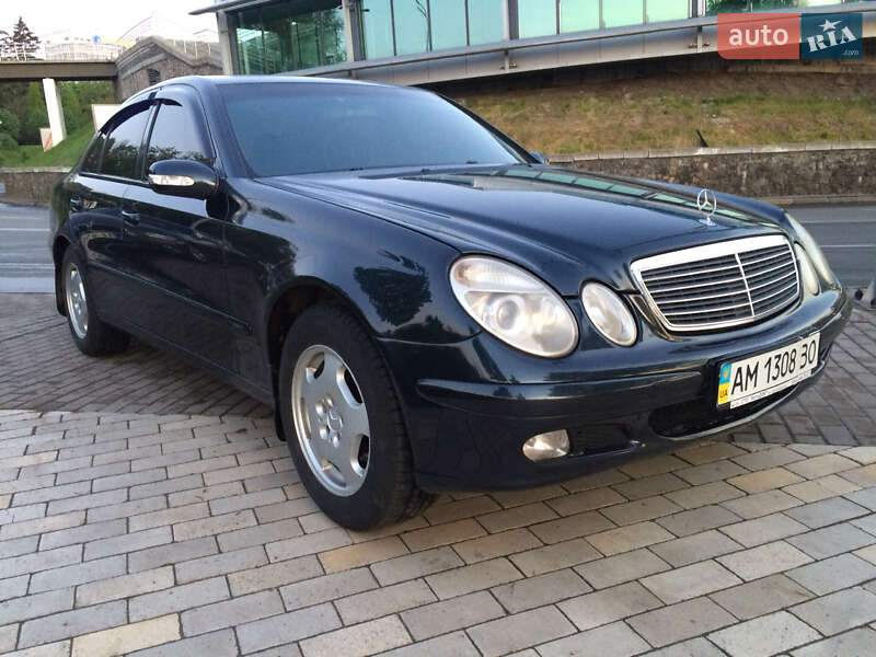 Седан Mercedes-Benz E-Class 2002 в На Новой Боровой
