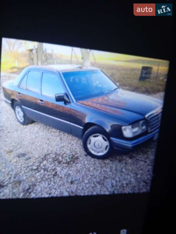 Седан Mercedes-Benz E-Class 1992 в Городке Седан Mercedes-Benz E-Class 1992 в Городке