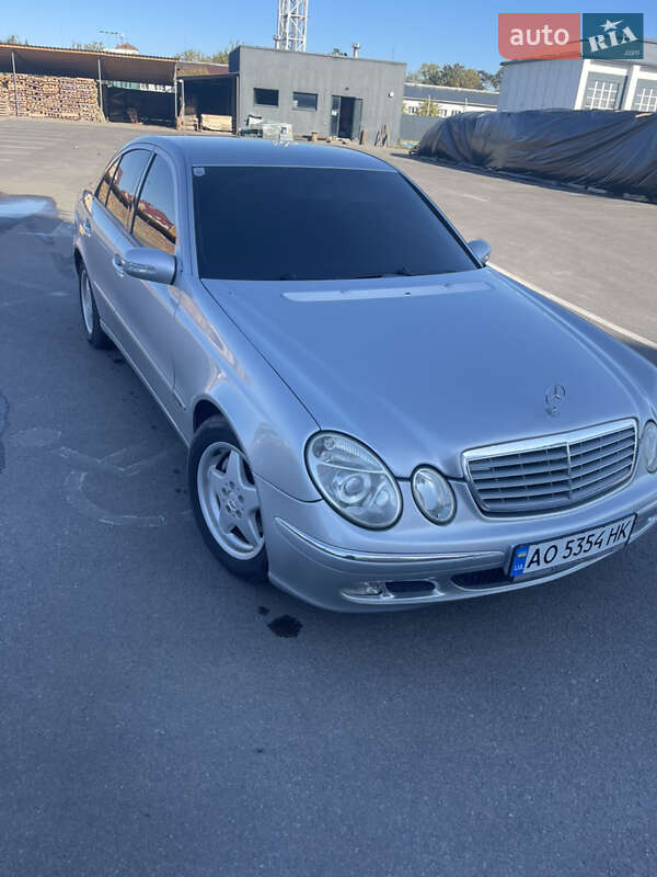 Седан Mercedes-Benz E-Class 2003 в Мукачево