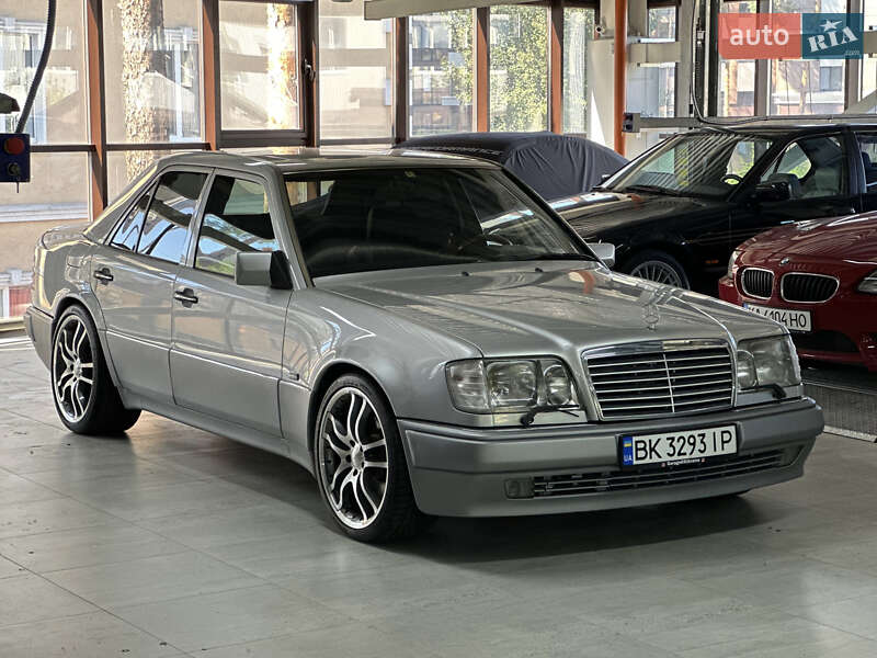 Седан Mercedes-Benz E-Class 1993 в Киеве Седан Mercedes-Benz E-Class 1993 в Киеве