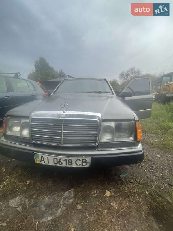 Седан Mercedes-Benz E-Class 1990 в Борисполе Седан Mercedes-Benz E-Class 1990 в Борисполе
