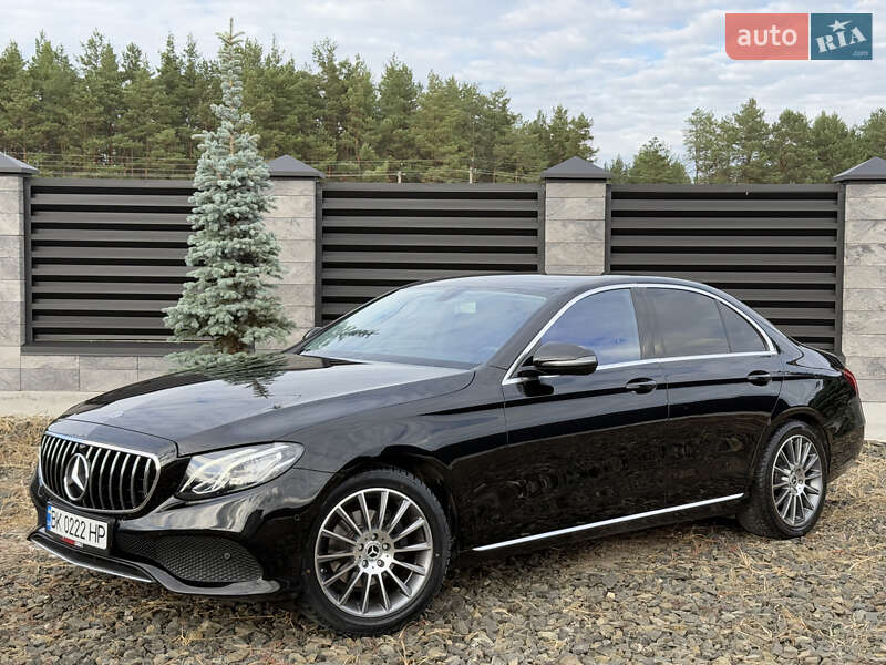 Седан Mercedes-Benz E-Class 2017 в Вараші
