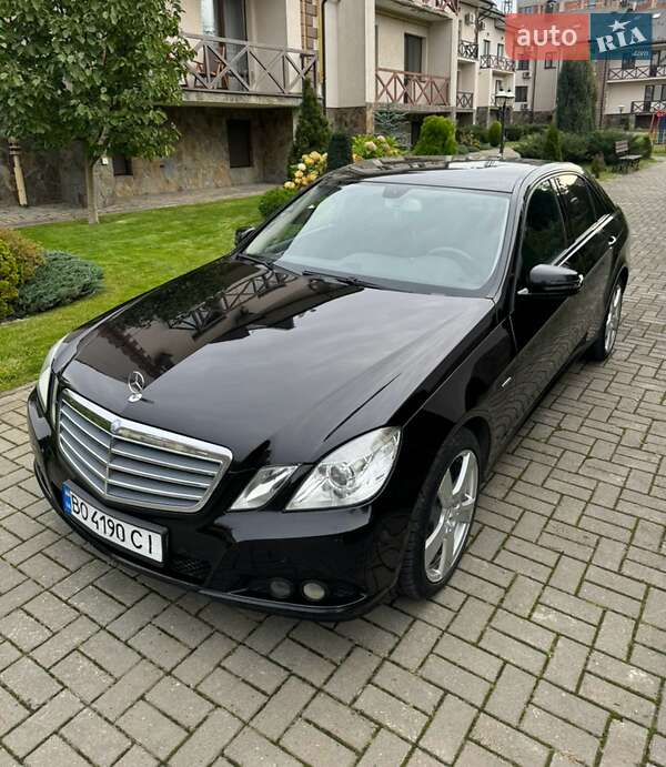 Седан Mercedes-Benz E-Class 2010 в Черновцах Седан Mercedes-Benz E-Class 2010 в Черновцах