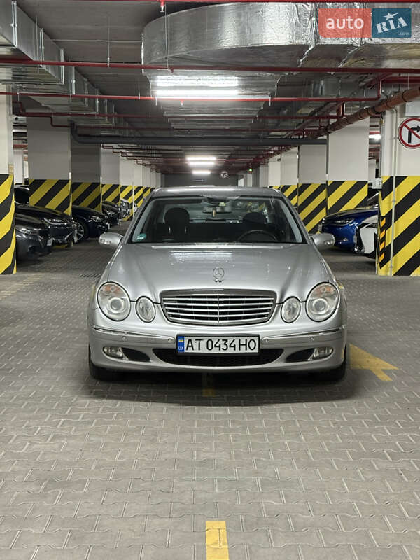 Седан Mercedes-Benz E-Class 2004 в Одессе