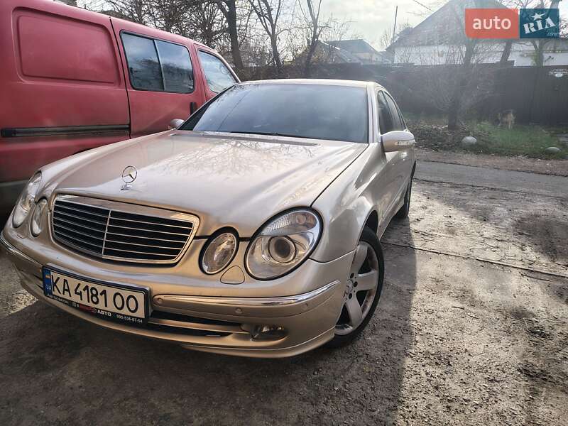 Седан Mercedes-Benz E-Class 2004 в Киеве