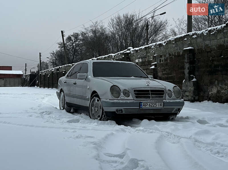 Седан Mercedes-Benz E-Class 1999 в Запорожье