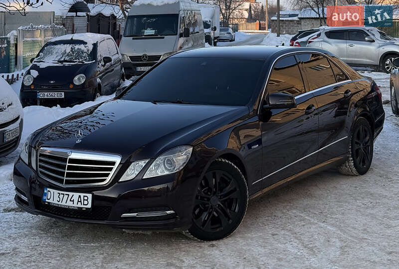 Седан Mercedes-Benz E-Class 2010 в Чернигове