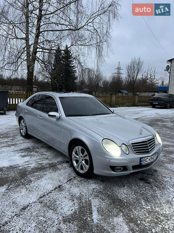 Седан Mercedes-Benz E-Class 2005 в Мостиске