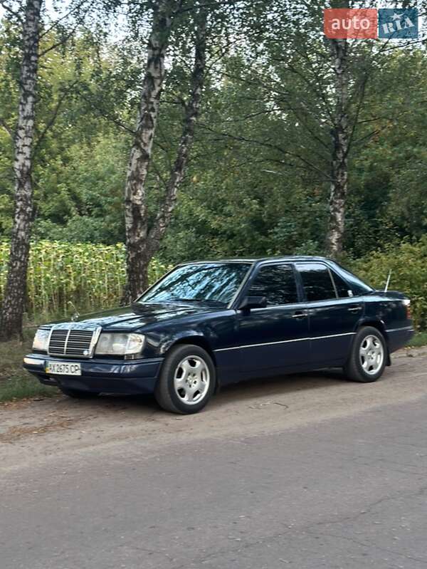 Седан Mercedes-Benz E-Class 1992 в Харькове Седан Mercedes-Benz E-Class 1992 в Харькове