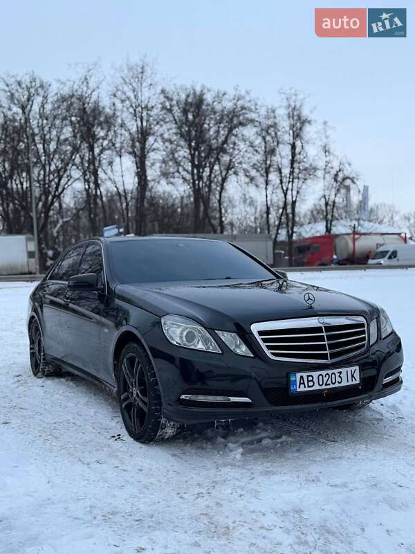 Седан Mercedes-Benz E-Class 2012 в Виннице