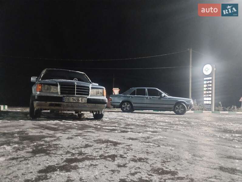 Седан Mercedes-Benz E-Class 1992 в Веселинове