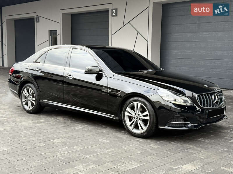 Седан Mercedes-Benz E-Class 2015 в Ровно Седан Mercedes-Benz E-Class 2015 в Ровно