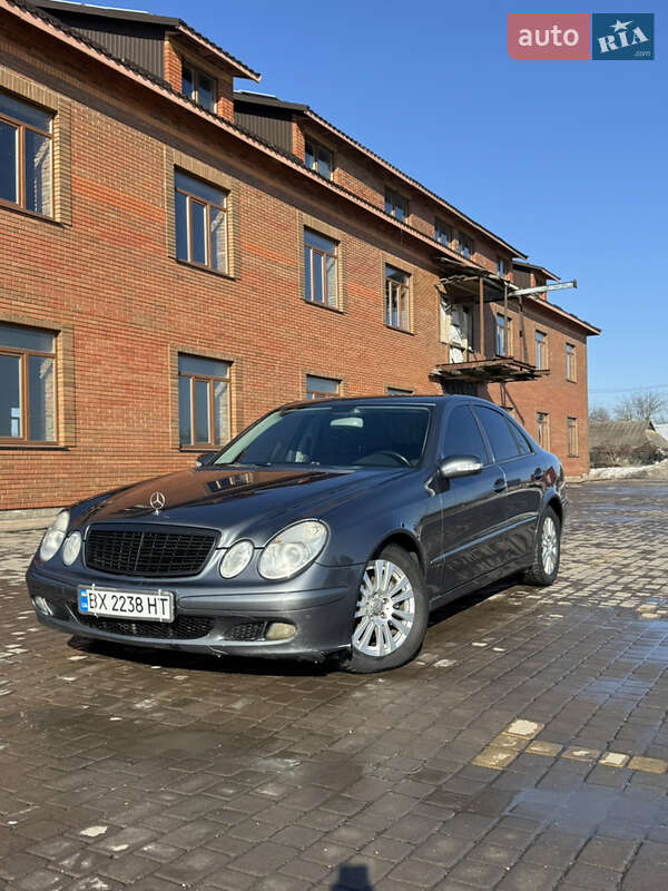 Седан Mercedes-Benz E-Class 2005 в Теофіполі