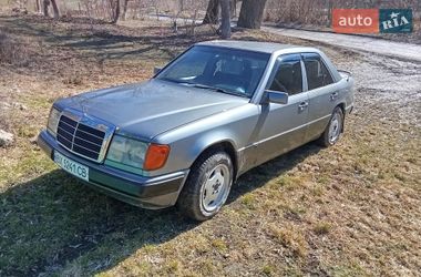 Седан Mercedes-Benz E-Class 1990 в Кам'янець-Подільському