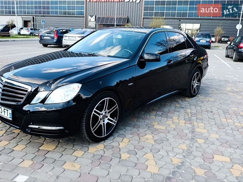 Седан Mercedes-Benz E-Class 2011 в Луцке