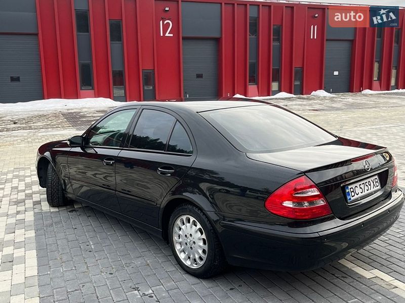 Седан Mercedes-Benz E-Class 2004 в Львове