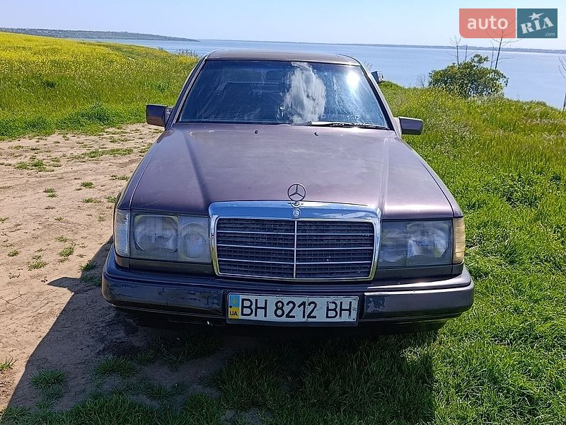 Седан Mercedes-Benz E-Class 1991 в Одессе