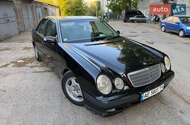 Седан Mercedes-Benz E-Class 1999 в Дніпрі