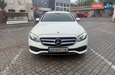 Седан Mercedes-Benz E-Class 2017 в Тростянці