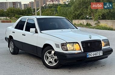 Седан Mercedes-Benz E-Class 1988 в Тернополі