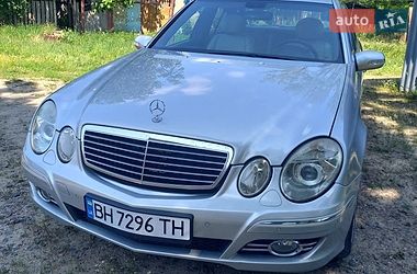 Седан Mercedes-Benz E-Class 2003 в Рені