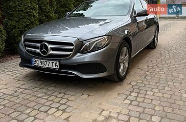 Седан Mercedes-Benz E-Class 2017 в Самборе