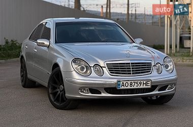 Седан Mercedes-Benz E-Class 2002 в Сваляве