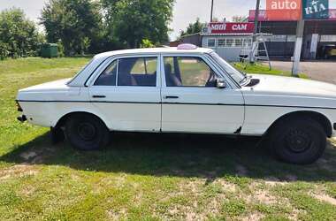Седан Mercedes-Benz E-Class 1982 в Зенькове