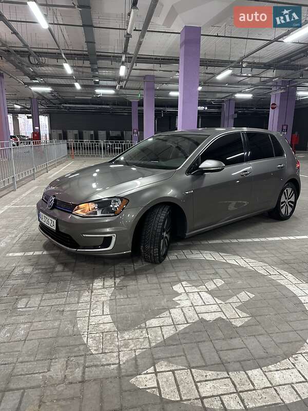 Хэтчбек Volkswagen e-Golf 2016 в Киеве Хэтчбек Volkswagen e-Golf 2016 в Киеве