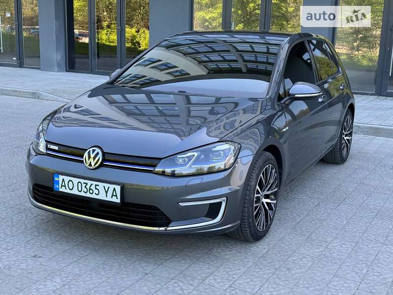 Хэтчбек Volkswagen e-Golf 2018 в Львове