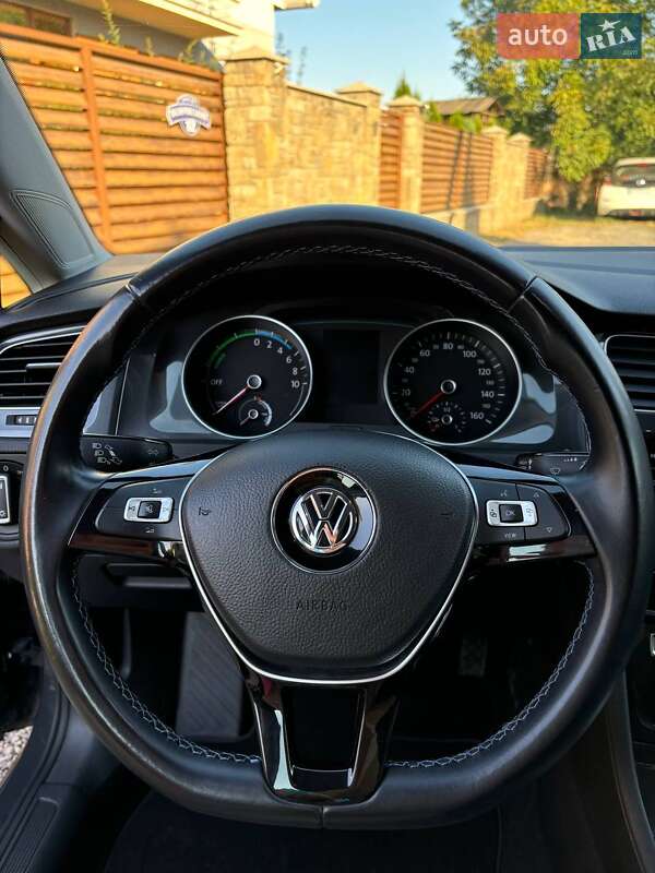 Хэтчбек Volkswagen e-Golf 2020 в Хмельницком