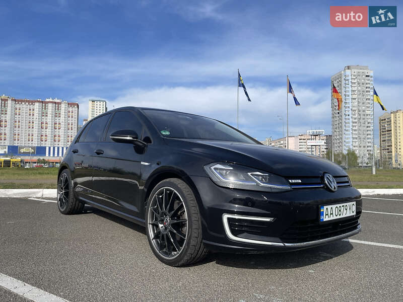 Хэтчбек Volkswagen e-Golf 2019 в Киеве Хэтчбек Volkswagen e-Golf 2019 в Киеве