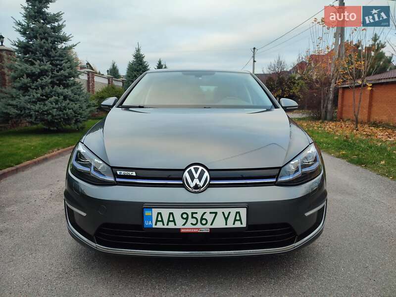 Хэтчбек Volkswagen e-Golf 2018 в Киеве