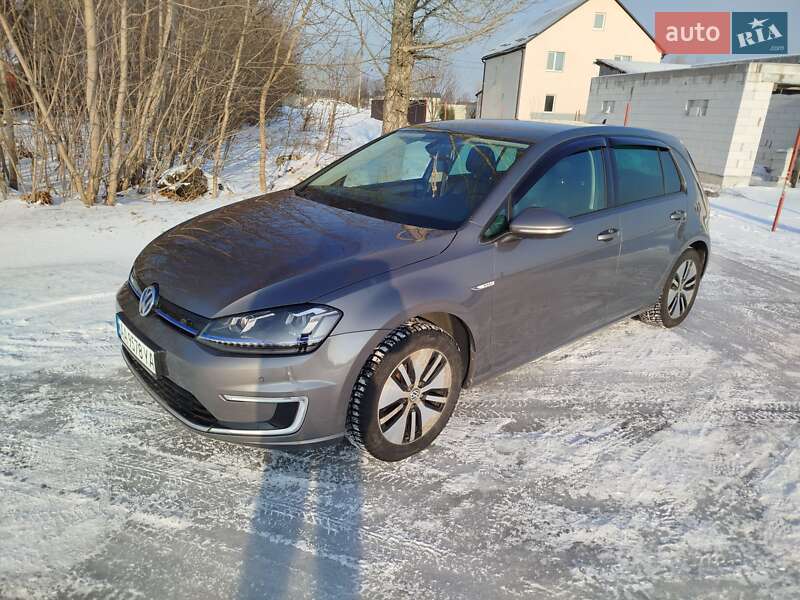 Хэтчбек Volkswagen e-Golf 2015 в Киеве
