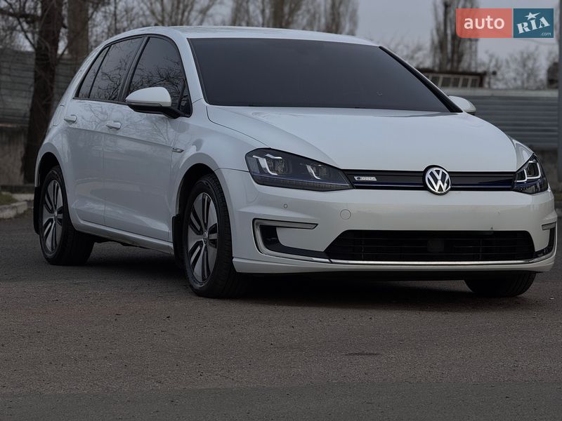 Хэтчбек Volkswagen e-Golf 2015 в Кривом Роге