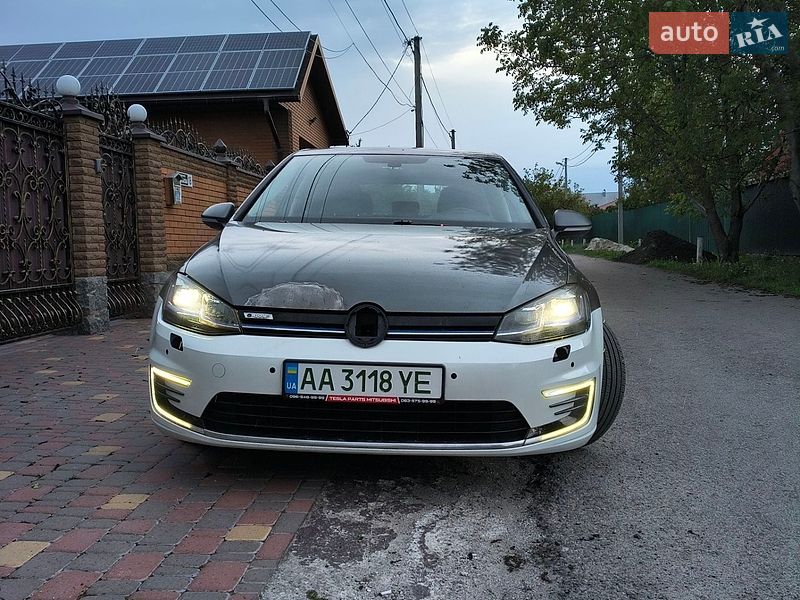 Хэтчбек Volkswagen e-Golf 2017 в Киеве Хэтчбек Volkswagen e-Golf 2017 в Киеве