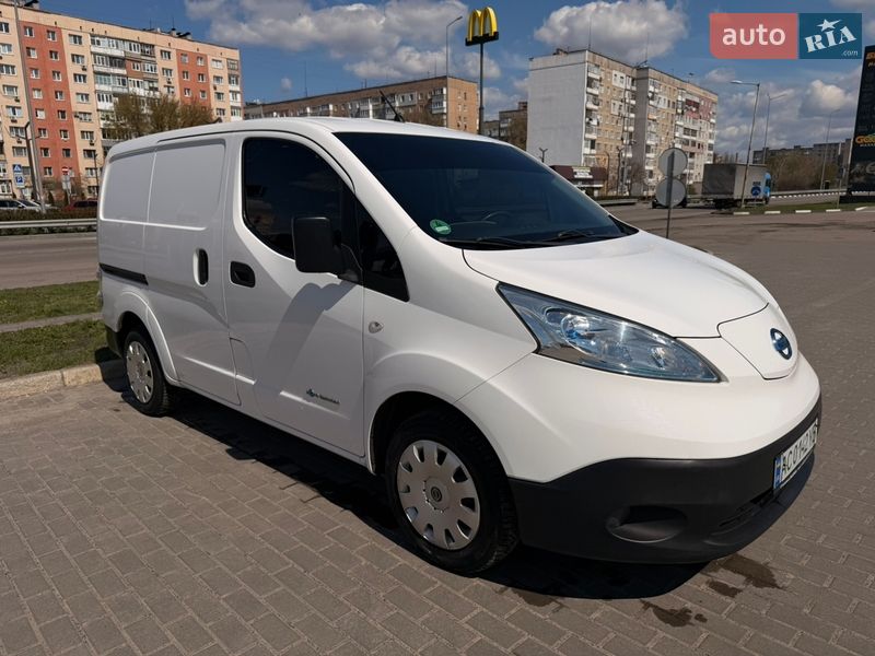 Мікроавтобус вантажний (до 3,5т) Nissan e-NV200 2014 в Олександрії