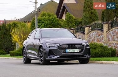 Позашляховик / Кросовер Audi e-tron S 2022 в Києві