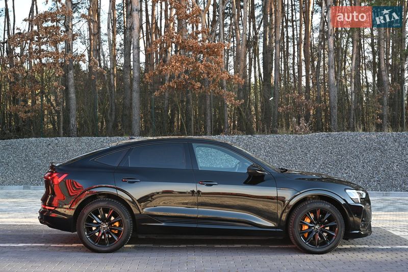 Позашляховик / Кросовер Audi e-tron Sportback 2022 в Львові