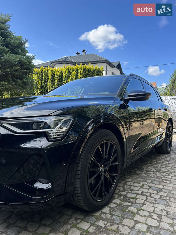 Позашляховик / Кросовер Audi e-tron 2020 в Вінниці