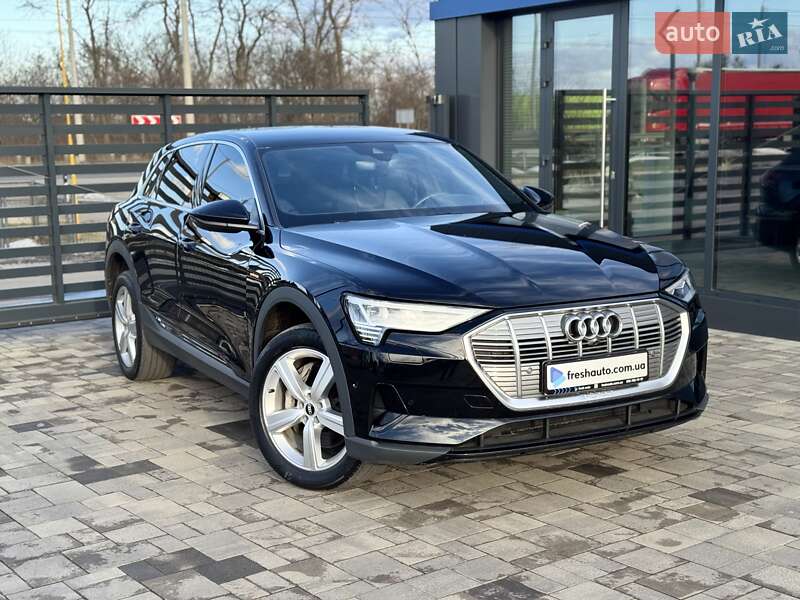 Позашляховик / Кросовер Audi e-tron 2021 в Рівному