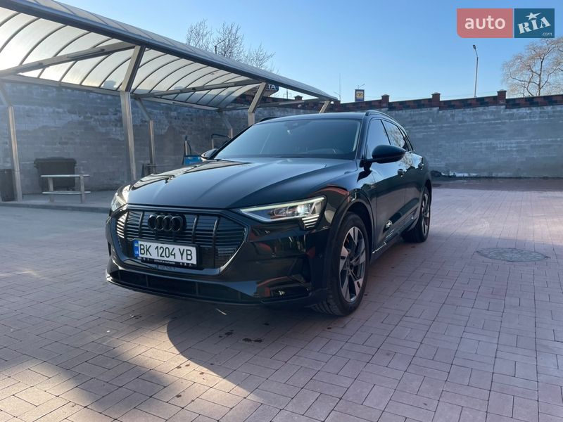 Внедорожник / Кроссовер Audi e-tron 2021 в Ровно Внедорожник / Кроссовер Audi e-tron 2021 в Ровно