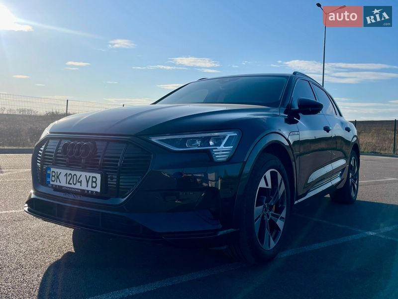 Позашляховик / Кросовер Audi e-tron 2021 в Рівному