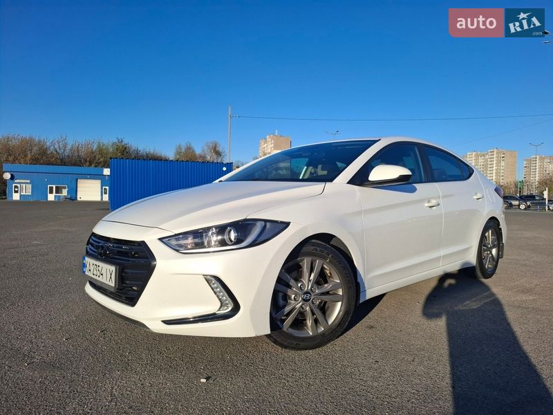 Седан Hyundai Elantra 2018 в Києві