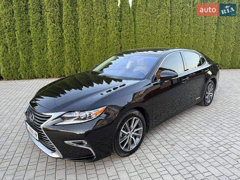 Седан Lexus ES 2016 в Львове Седан Lexus ES 2016 в Львове